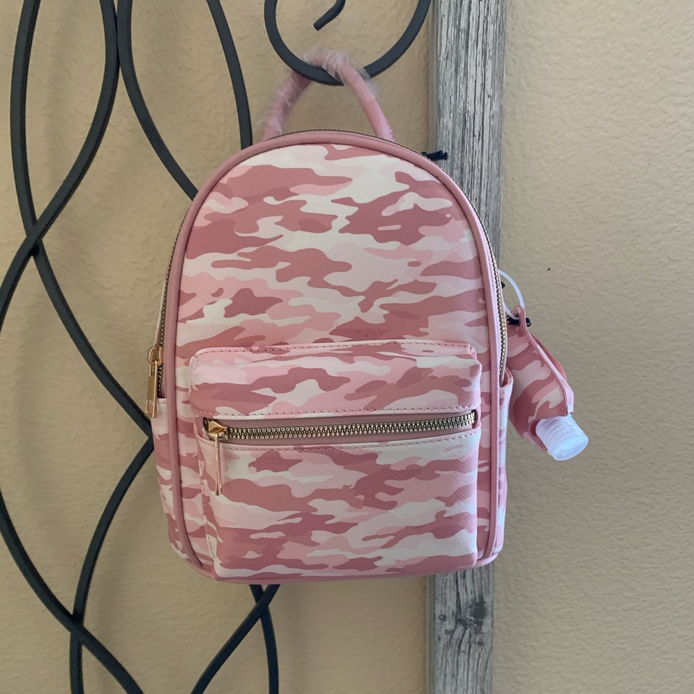 LIKE DREAMS Women's Camo Backpack.